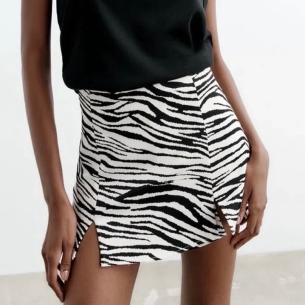 NWT Zara Zebra Print Skort Large